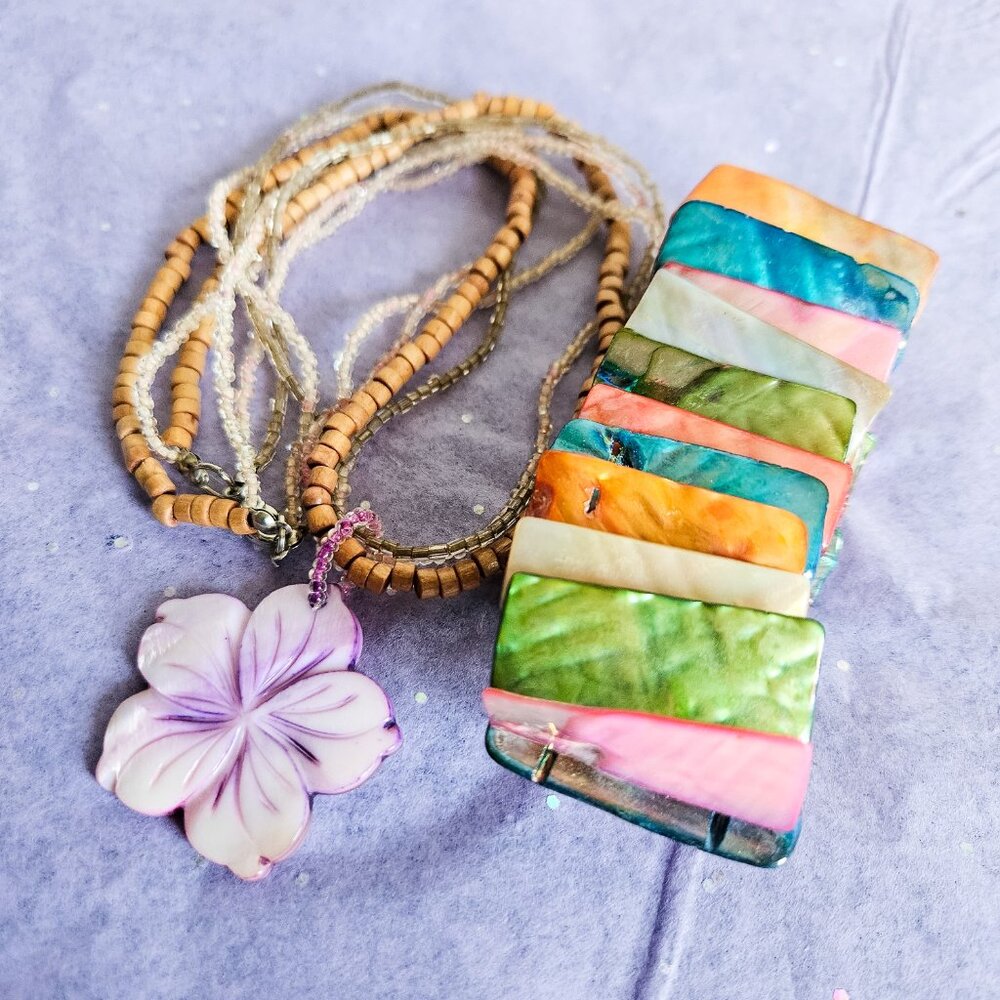 Shell Necklace & Bracelet Set - Picture 2 of 12